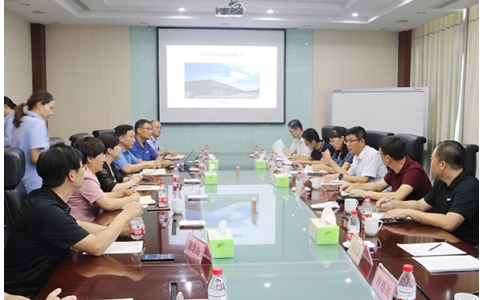 青島大學(xué)黨委常委、副校長于紅波一行蒞臨寶豐公司調(diào)研